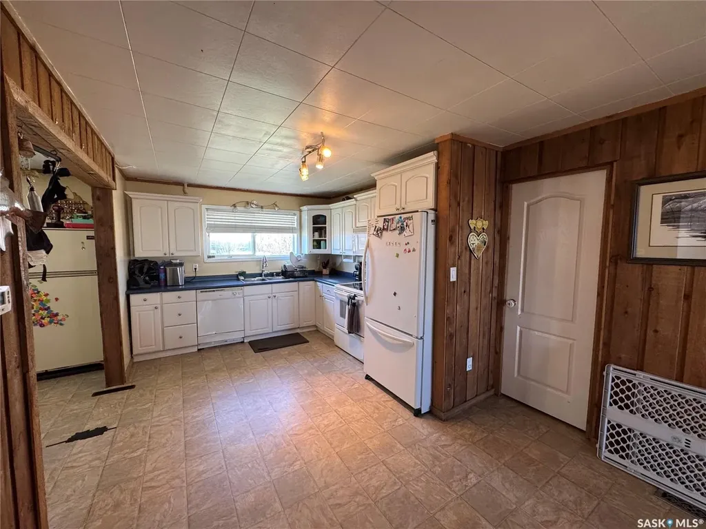 381 2nd Street Disley SK S0G 0H0