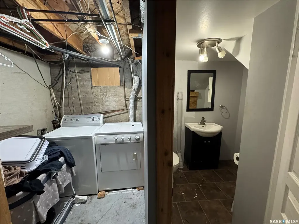 381 2nd Street Disley SK S0G 0H0