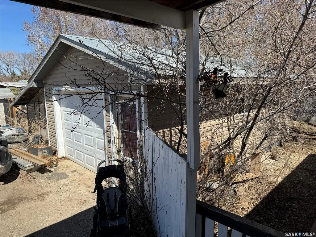 381 2nd Street Disley SK S0G 0H0