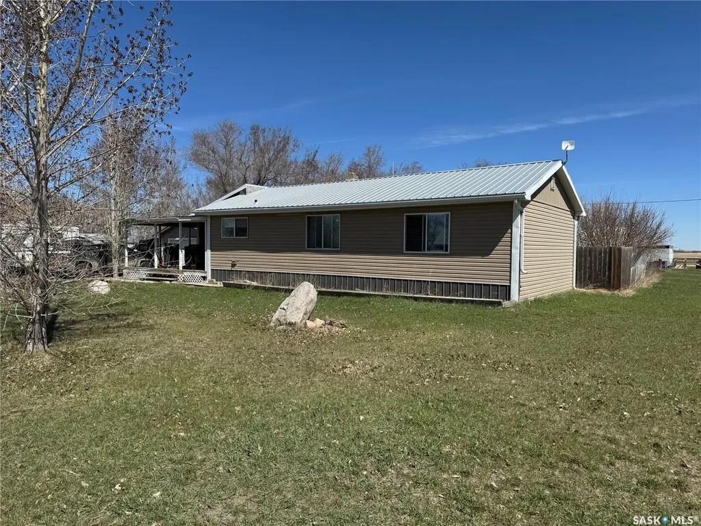 381 2nd Street Disley SK S0G 0H0