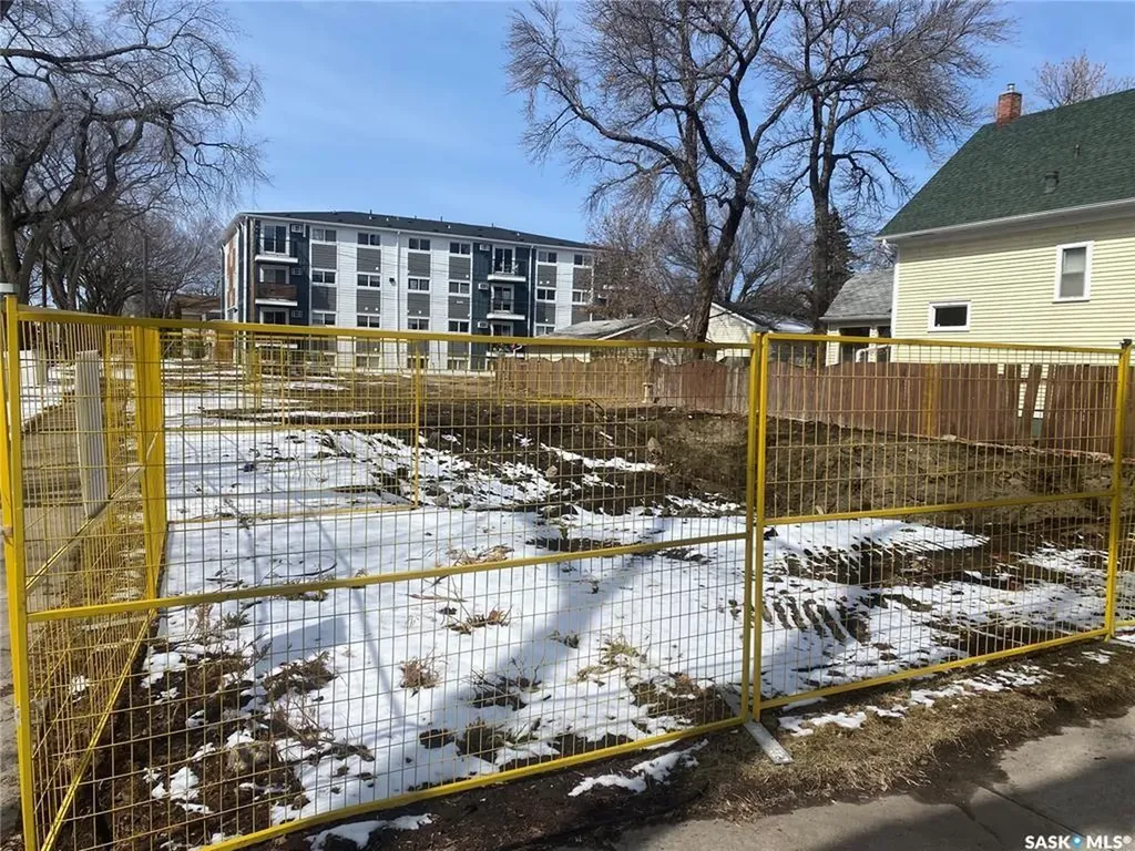 718 Lansdowne Avenue Saskatoon SK S7N 1E5