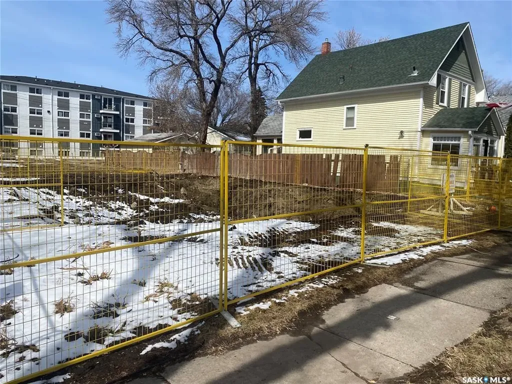 718 Lansdowne Avenue Saskatoon SK S7N 1E5