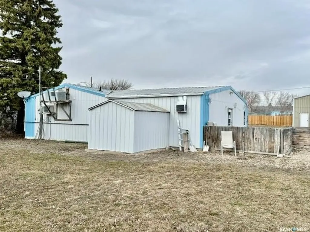 123 Aspen Street Leroy SK S0K 2P0