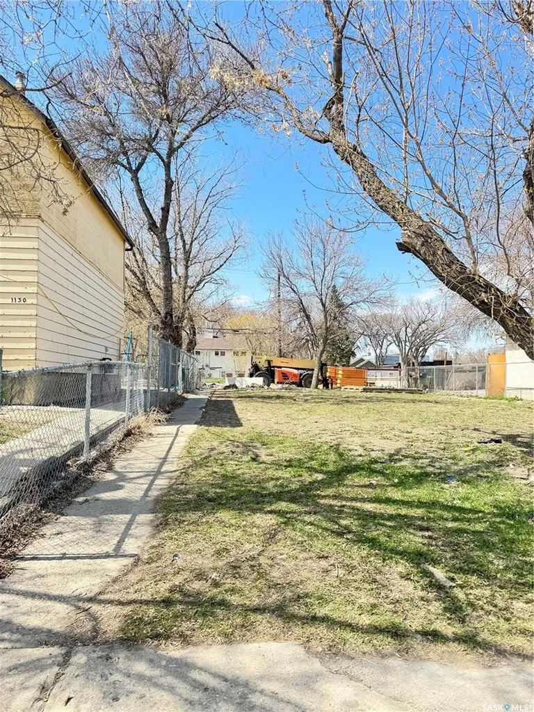 1128 Angus Street Regina SK S4T 1Y5