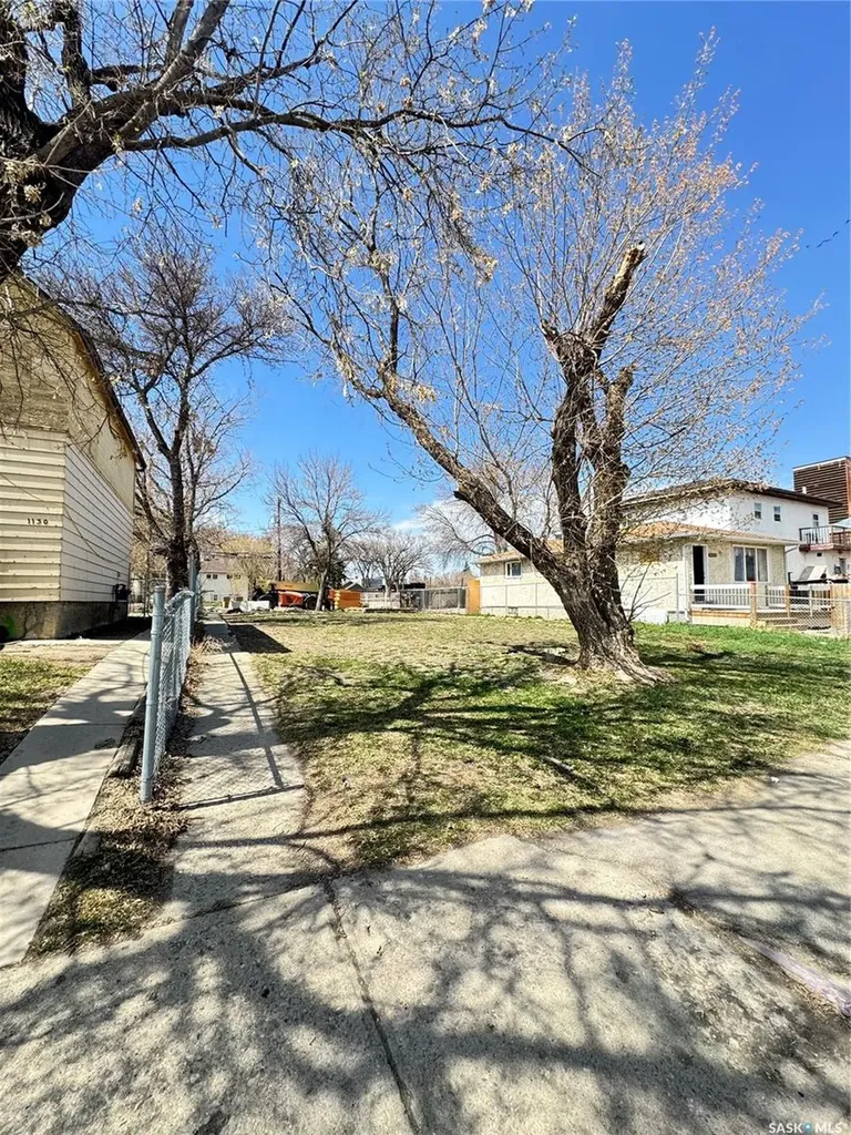 1128 Angus Street Regina SK S4T 1Y5