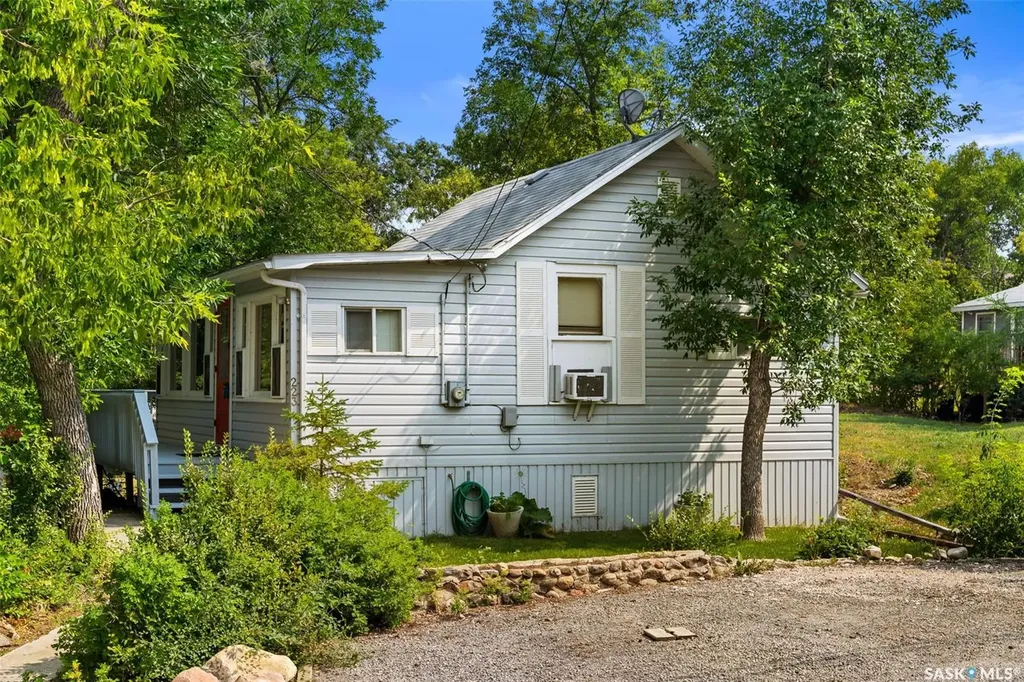 223 2nd Street E Regina Beach SK S0G 4C0