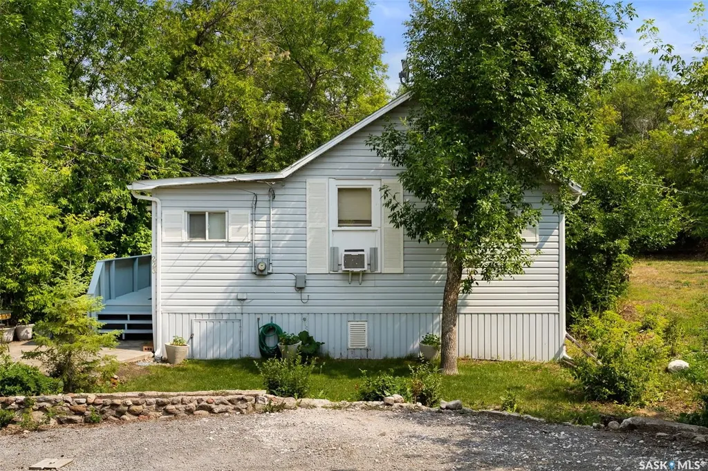 223 2nd Street E Regina Beach SK S0G 4C0