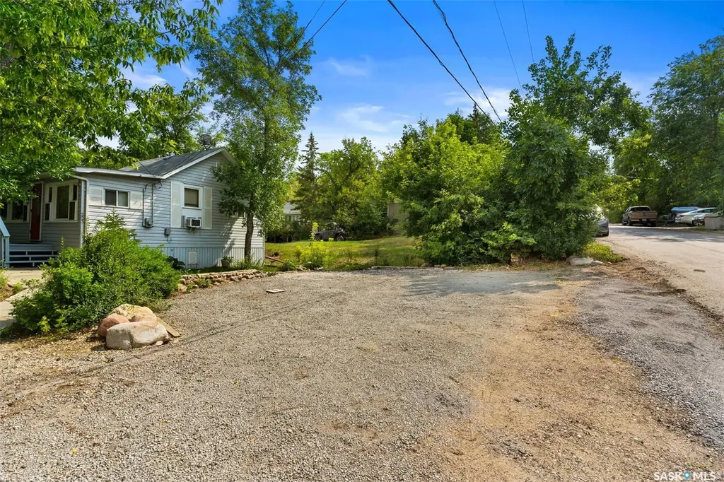 223 2nd Street E Regina Beach SK S0G 4C0