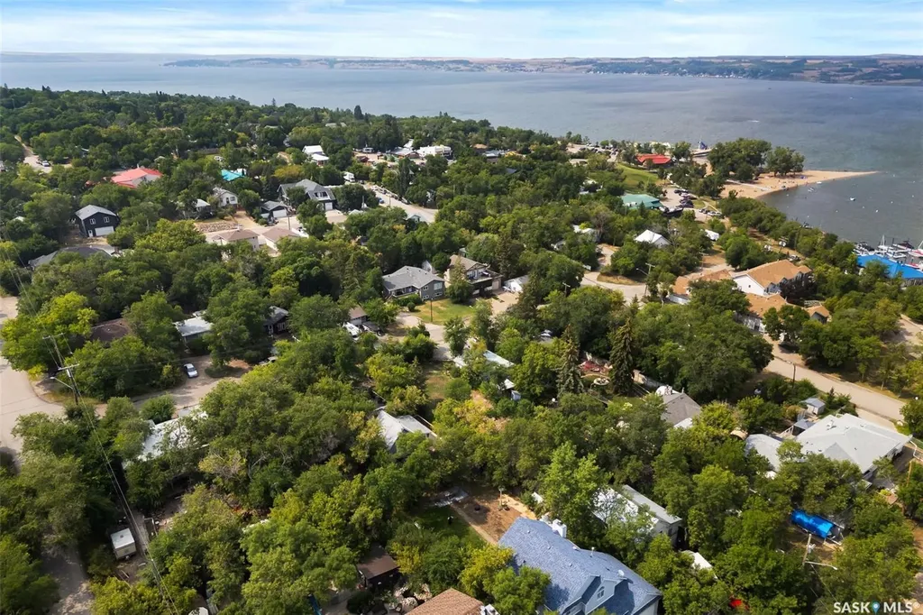 223 2nd Street E Regina Beach SK S0G 4C0