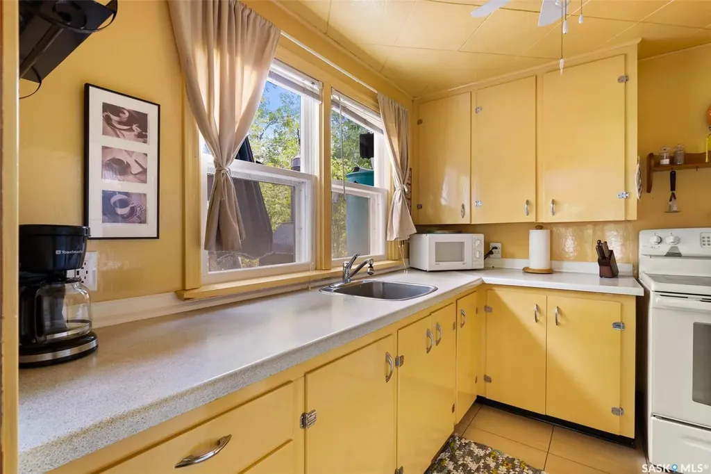 223 2nd Street E Regina Beach SK S0G 4C0
