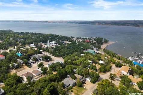 223 2ND Street E Regina Beach SK S0G 4C0