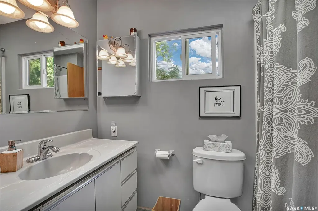 635 4th Street E Saskatoon SK S7H 1J8