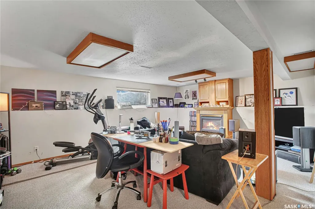 635 4th Street E Saskatoon SK S7H 1J8