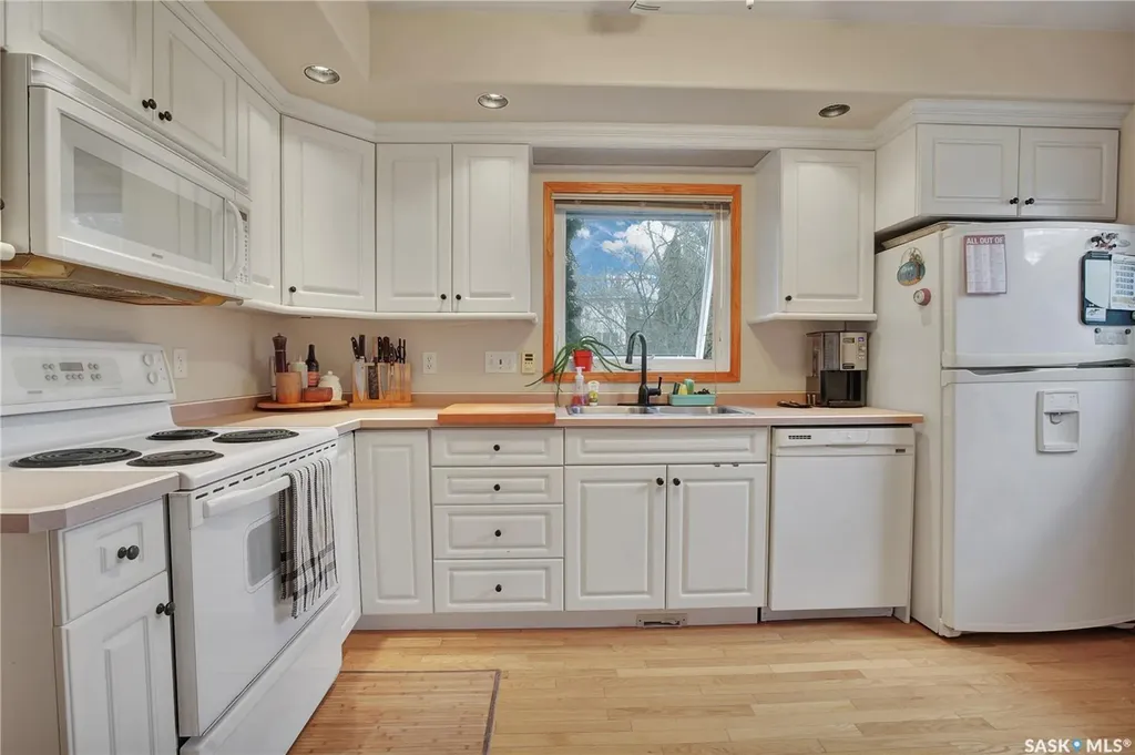 635 4th Street E Saskatoon SK S7H 1J8