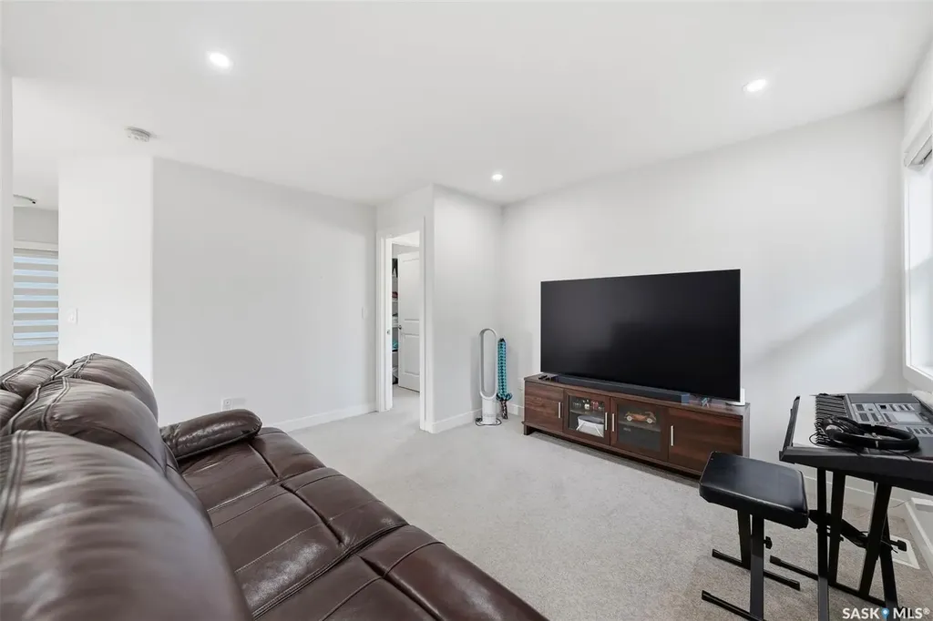 319 Skopik Crescent Saskatoon SK S7V 0V5