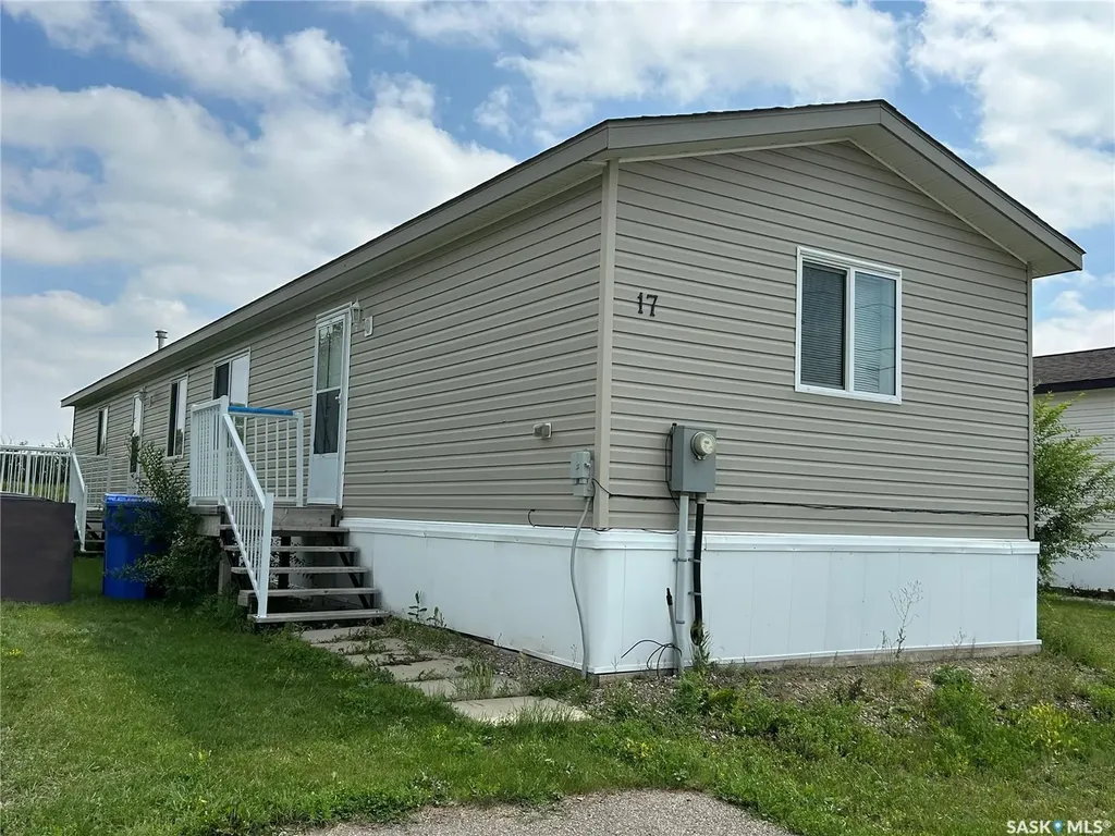2004 Alice Road Estevan SK S4A 3A7