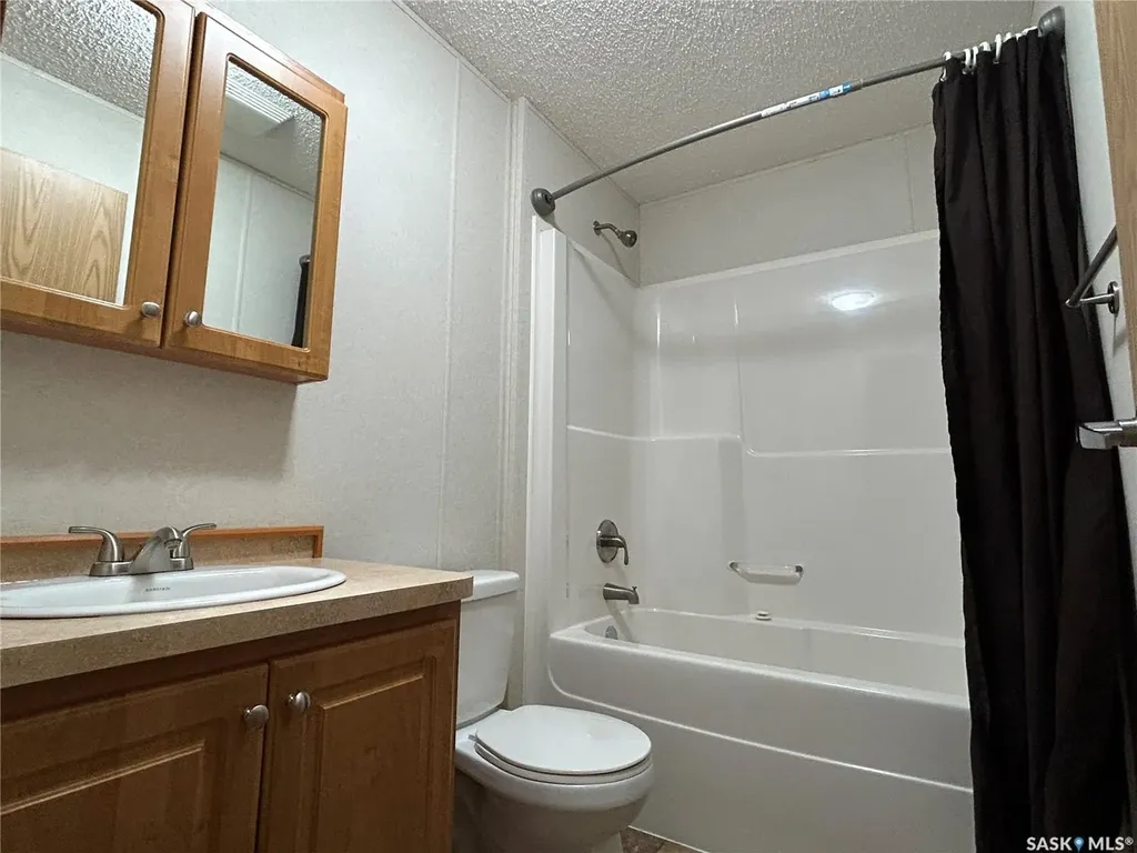 2004 Alice Road Estevan SK S4A 3A7