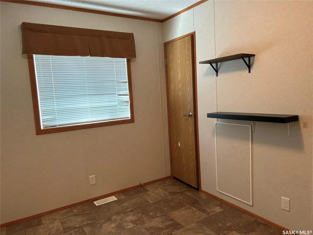 2004 Alice Road Estevan SK S4A 3A7