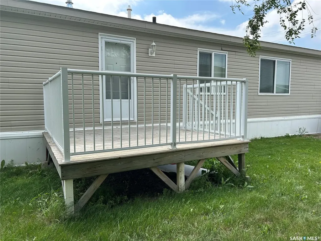 2004 Alice Road Estevan SK S4A 3A7