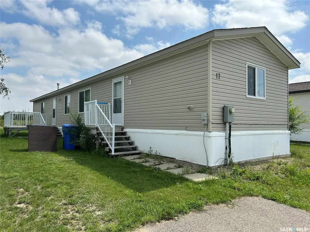2004 Alice Road Estevan SK S4A 3A7