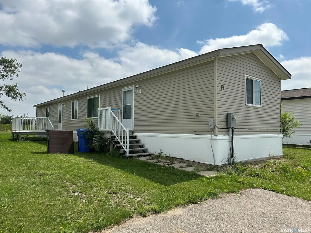 2004 Alice Road Estevan SK S4A 3A7