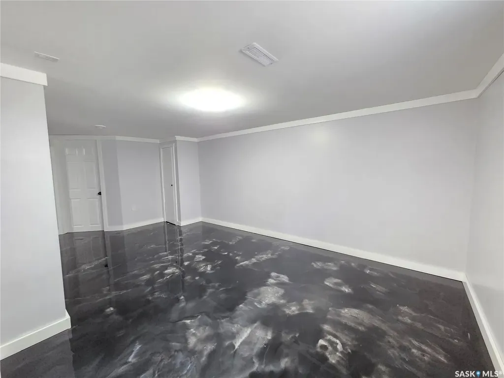 25 Rhodes Street Redvers SK S0C 2H0