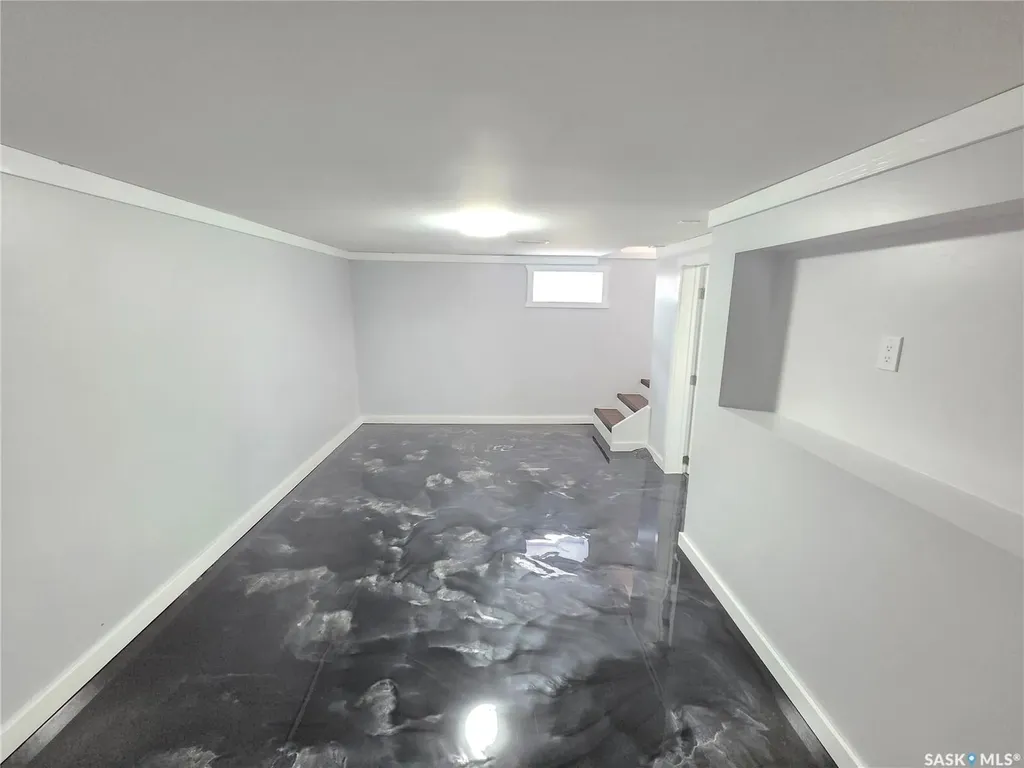 25 Rhodes Street Redvers SK S0C 2H0