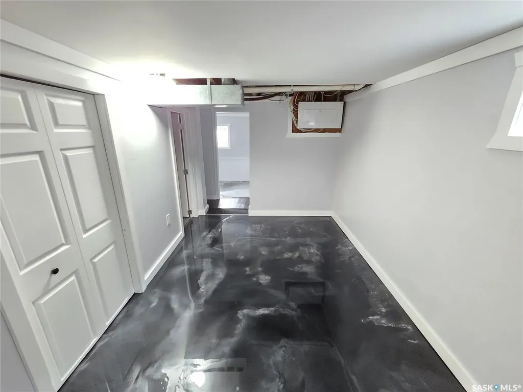 25 Rhodes Street Redvers SK S0C 2H0