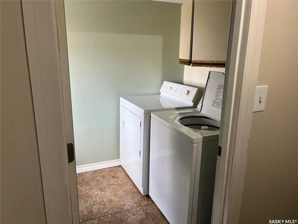 217 4th Avenue W Gravelbourg SK S0H 1X0