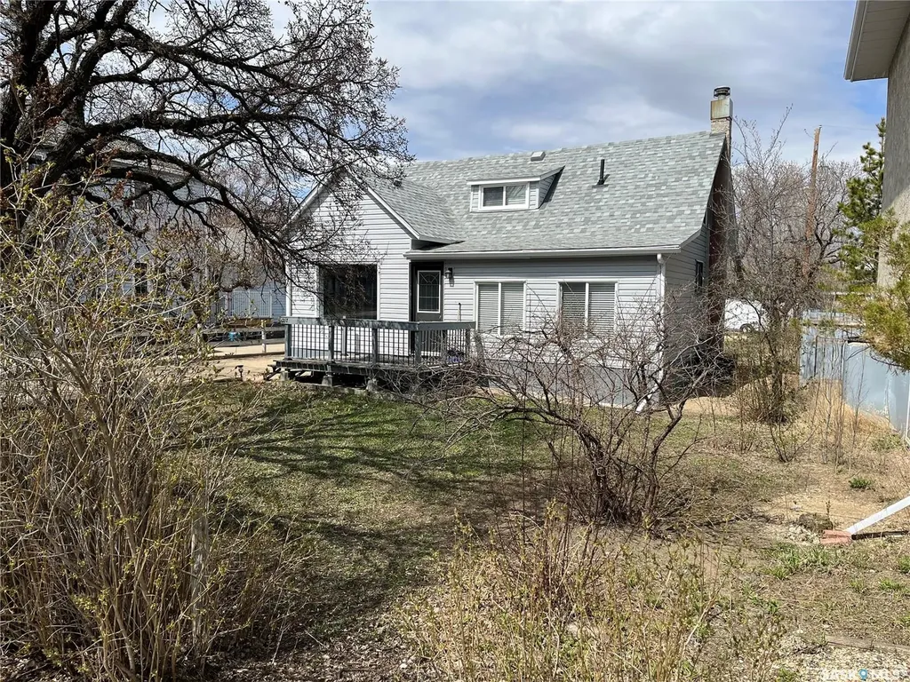 217 4th Avenue W Gravelbourg SK S0H 1X0
