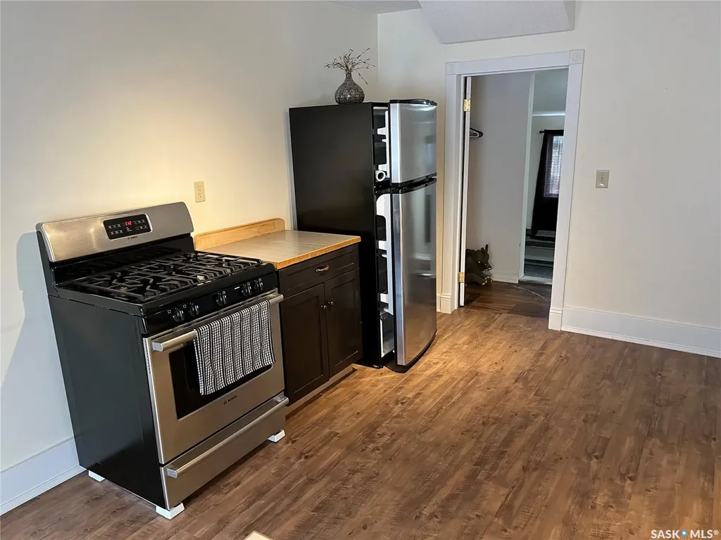 217 4th Avenue W Gravelbourg SK S0H 1X0