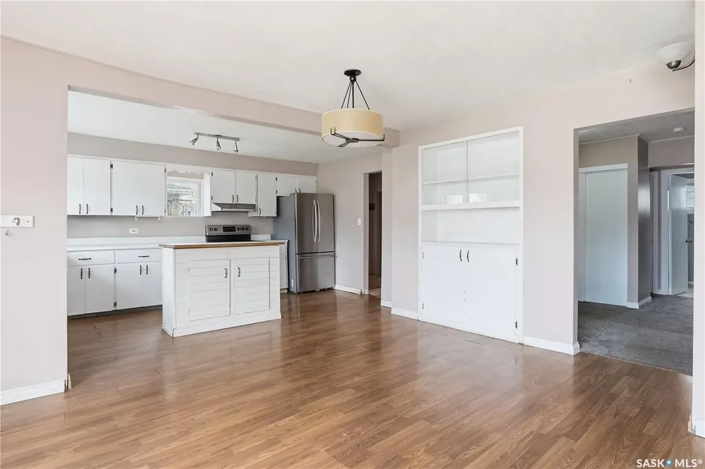 1065 Stadacona Street W Moose Jaw SK S6H 2B1