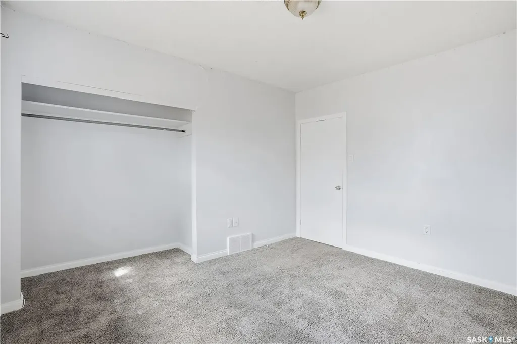 1065 Stadacona Street W Moose Jaw SK S6H 2B1
