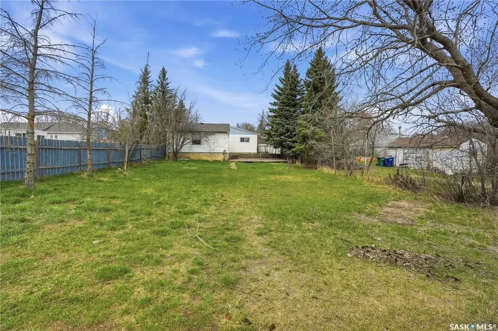 1065 Stadacona Street W Moose Jaw SK S6H 2B1
