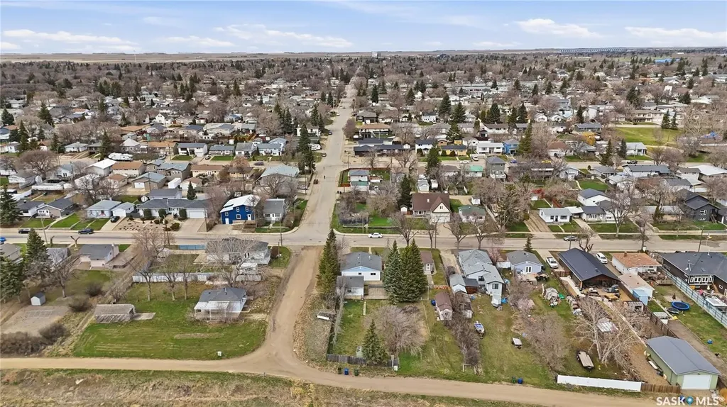 1065 Stadacona Street W Moose Jaw SK S6H 2B1