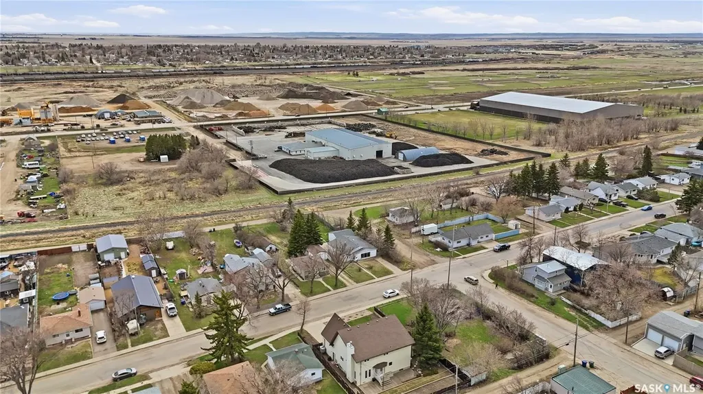 1065 Stadacona Street W Moose Jaw SK S6H 2B1