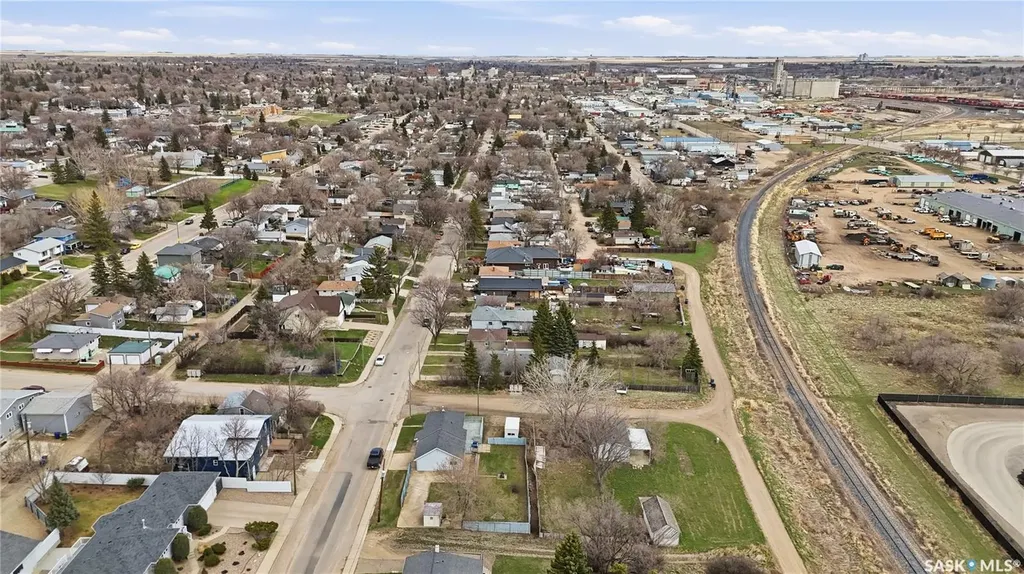 1065 Stadacona Street W Moose Jaw SK S6H 2B1