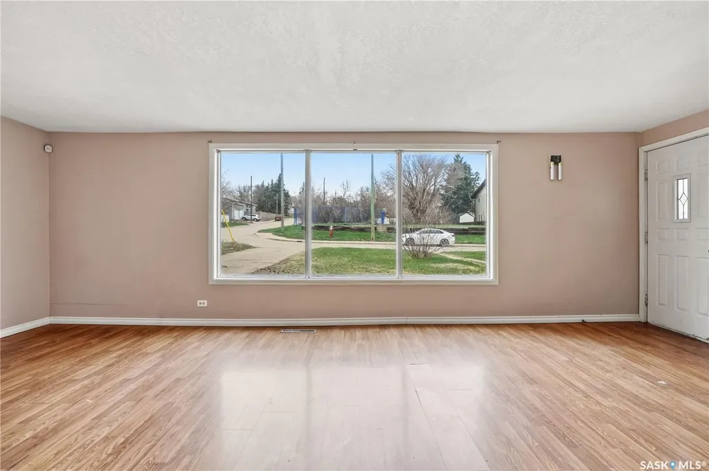 1065 Stadacona Street W Moose Jaw SK S6H 2B1