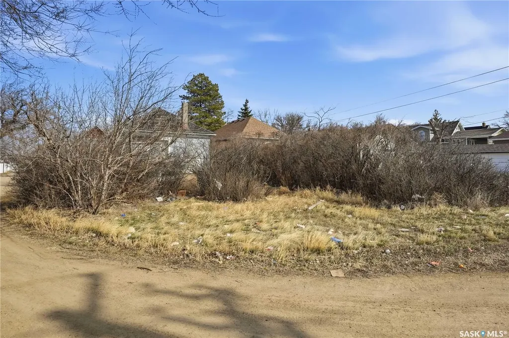 1284 3rd Avenue NE Moose Jaw SK S6H 1G3