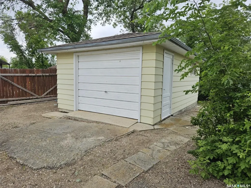 178 Lakeshore Drive Kannata Valley SK S0G 4L0
