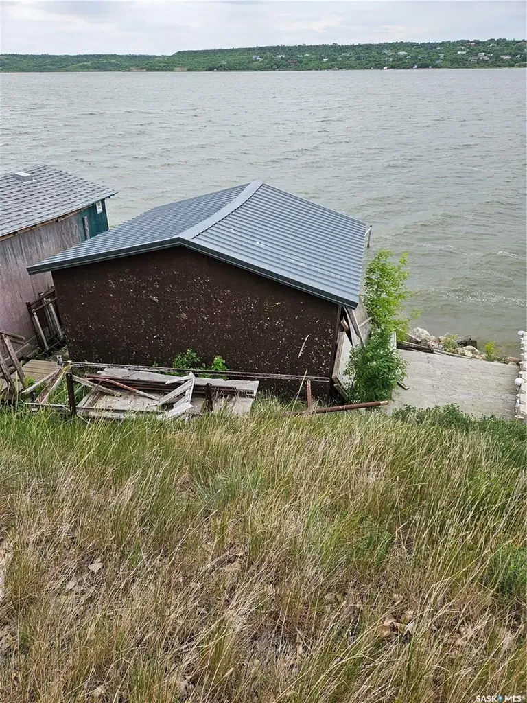 178 Lakeshore Drive Kannata Valley SK S0G 4L0