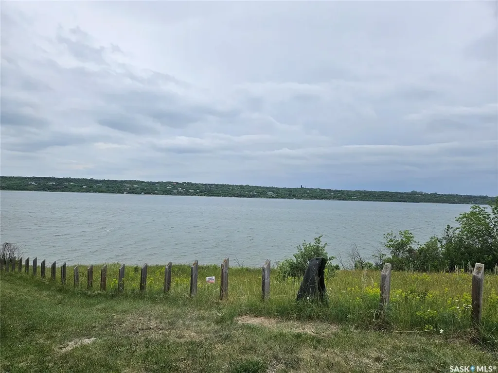 178 Lakeshore Drive Kannata Valley SK S0G 4L0