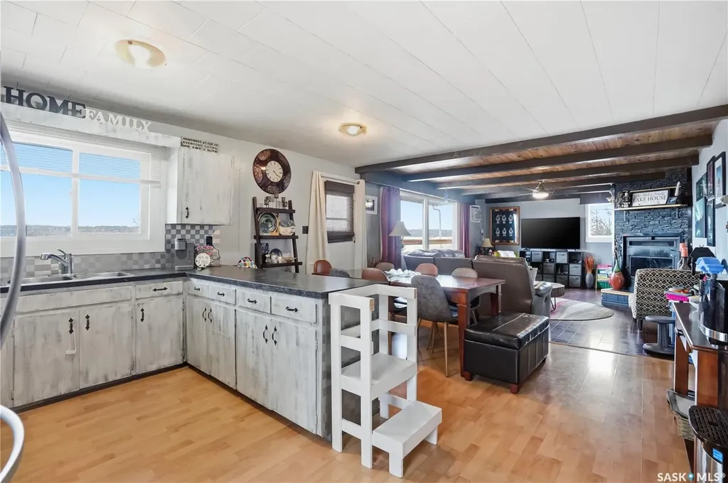 608 Aurora Street Saskatchewan Beach SK S0G 4L0
