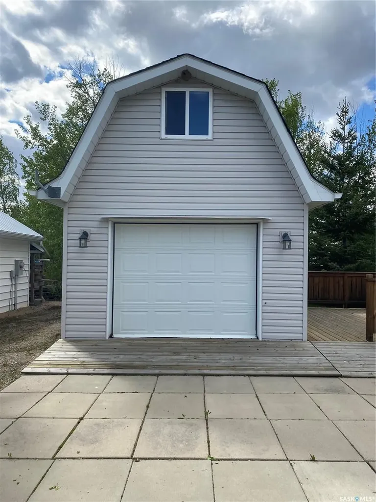 210 Travis Avenue Fishing Lake SK S0A 1Y0