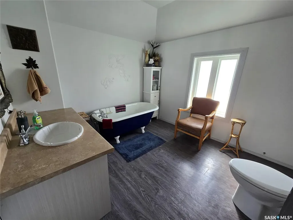 41 7th Avenue NE Swift Current SK S9H 2N2