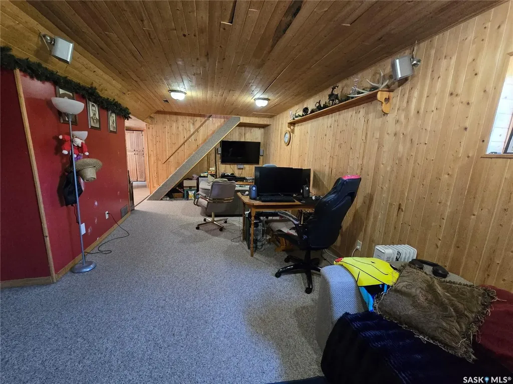 41 7th Avenue NE Swift Current SK S9H 2N2