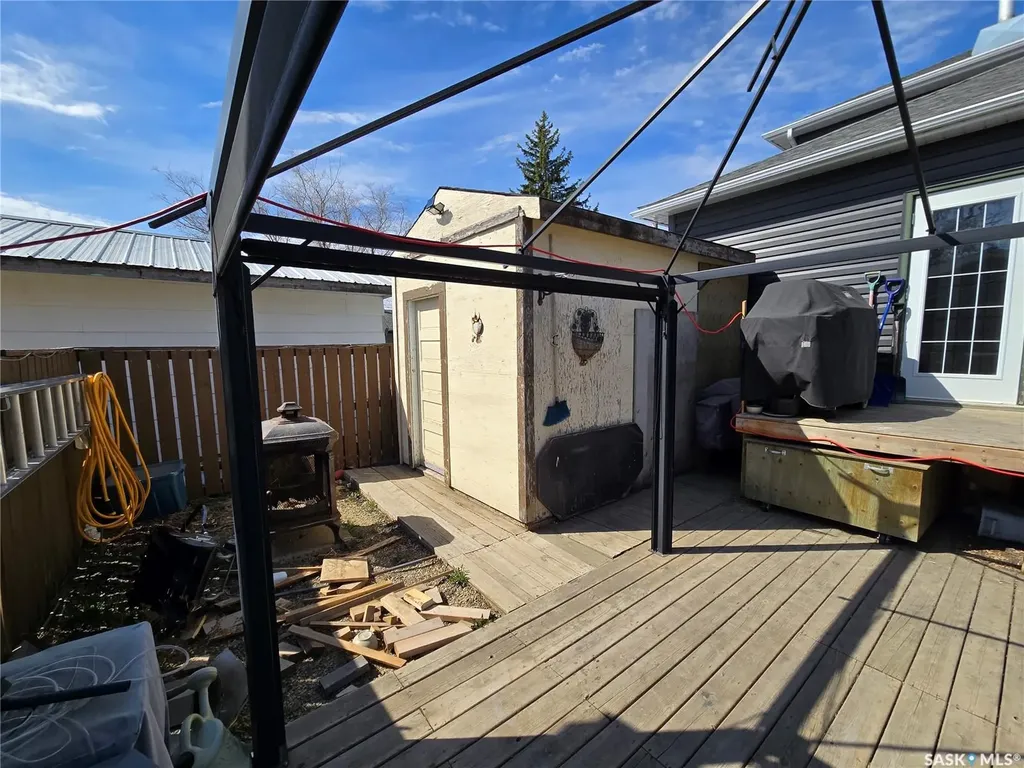 41 7th Avenue NE Swift Current SK S9H 2N2