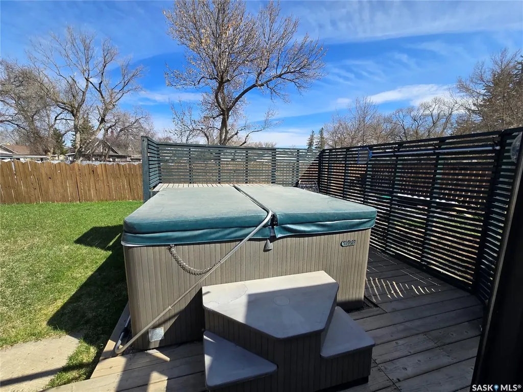 41 7th Avenue NE Swift Current SK S9H 2N2