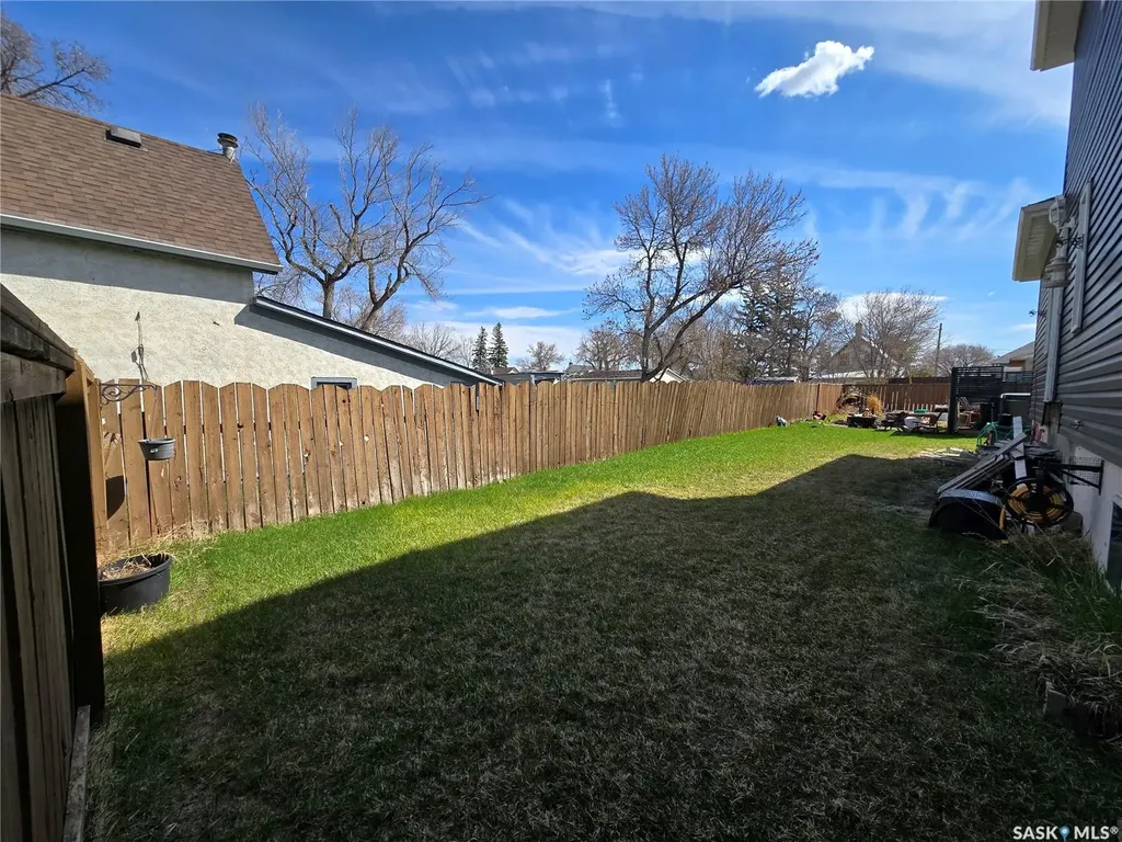 41 7th Avenue NE Swift Current SK S9H 2N2