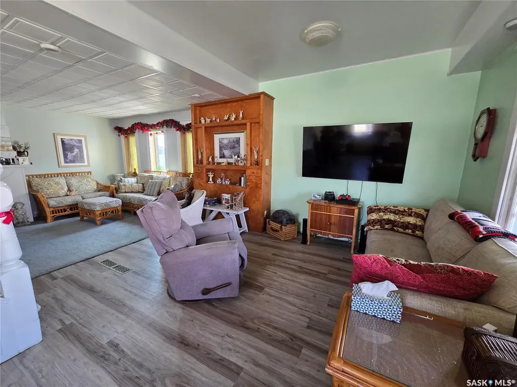 41 7th Avenue NE Swift Current SK S9H 2N2